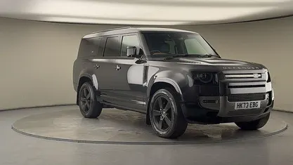 Used Land Rover Defender HSE Dynamic 300 HP (220 kW) 2023 Grey Estate