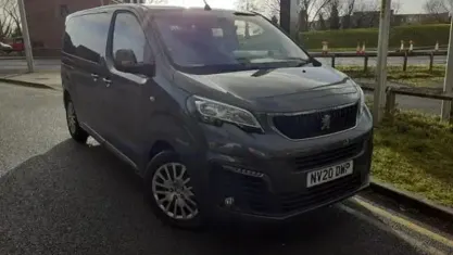 Used Peugeot Traveller Active 120 HP (88 kW) 2022 MPV