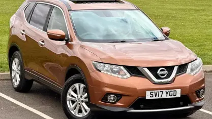 Usado Nissan X-Trail Acenta 131 HP (96 kW) 2017 Laranja SUV