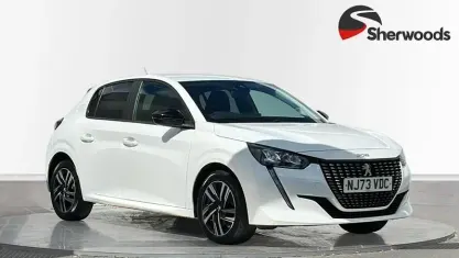 Used Peugeot 208 Active+ 102 HP (75 kW) 2023 Bianca white Hatchback