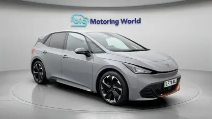 Begagnad Cupra Born e-Boost 169 kW (231 HK) 2025 Grå Halvkombi