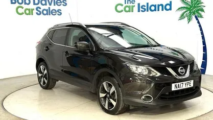 Black Used 2016 Nissan Qashqai N-Connecta SUV | £8,150 (Fair price)