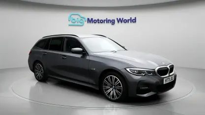 Begagnad BMW 330e M Sport 292 HK (214 kW) 2021 Grå Kombi