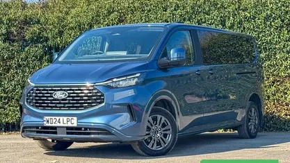 Used Ford Tourneo Titanium 136 HP (100 kW) 2025 MPV