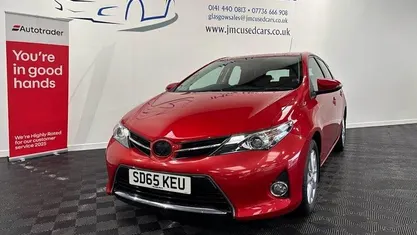 Used Toyota Auris 101 HP (74 kW) 2014 Red Hatchback