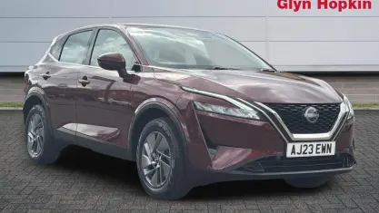 Used Nissan Qashqai Acenta Premium 140 HP (102 kW) 2023 Red SUV