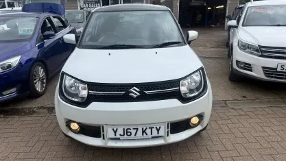 Used Suzuki Ignis SZ3 90 HP (66 kW) 2018 White/black SUV