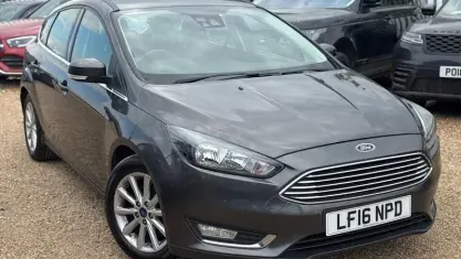 Used Ford Focus Titanium 125 HP (91 kW) 2016 Grey Hatchback