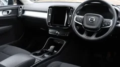 Blue Used 2021 Volvo XC40 Momentum SUV | £23,750 (Fair price)