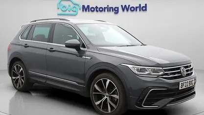 Begagnad VW Tiguan R-line 200 HK (147 kW) 2022 Grå SUV