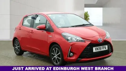 Used Toyota Yaris Hybrid 101 HP (74 kW) 2019 Red Hatchback