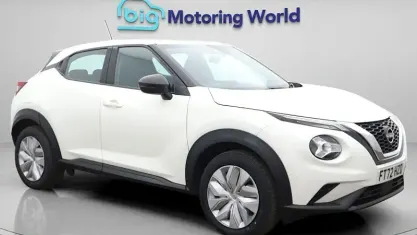 Używany Nissan Juke Acenta 114 KM (83 kW) 2023 Biały SUV