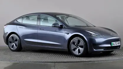 Usado Tesla Model 3 RWD 208 kW (283 HP) 2022 Cinzento Sedan