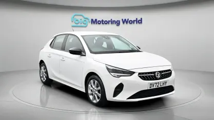 Second-hand Vauxhall Corsa Design Edition 75 CP (55 kW) 2022 Alb Hatchback