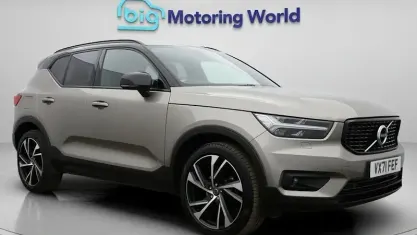 Usado Volvo XC40 R-Design Pro 163 HP (119 kW) 2021 Cinzento SUV