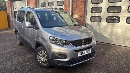 Used Peugeot Rifter Allure 102 HP (75 kW) 2023 MPV