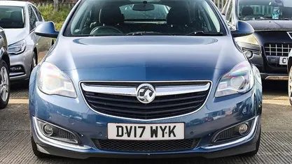 Used Vauxhall Insignia Design Edition 136 HP (100 kW) 2016 Blue Hatchback