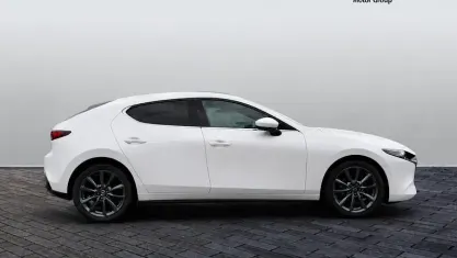 Used Mazda 3 Inclusive 122 HP (89 kW) 2022 White Hatchback