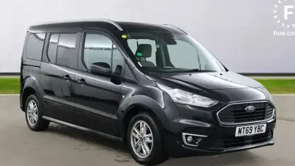 Used Ford Tourneo Titanium 120 HP (88 kW) 2021 Estate