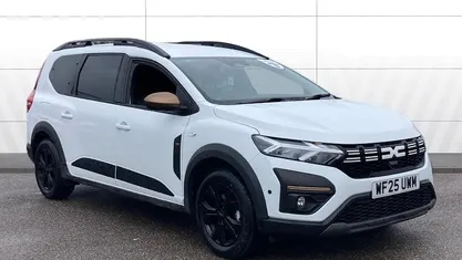Used Dacia Jogger Extreme 141 HP (103 kW) 2025 MPV