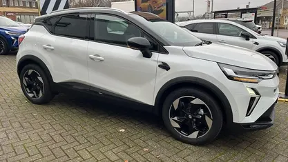 Used 2025 Renault Captur Techno SUV | £21,195 (Fair price)