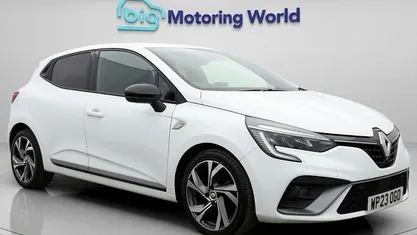 Begagnad Renault Clio V RS Line 90 HK (66 kW) 2023 Vit Halvkombi