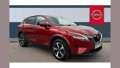 Used Nissan Qashqai N-Connecta 190 HP (139 kW) 2023 Red SUV