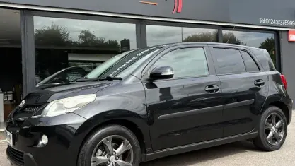 Used Toyota Urban Cruiser 101 HP (74 kW) 2009 Black Hatchback