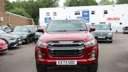 Used Isuzu D-Max 165 HP (121 kW) 2024 Cabriolet