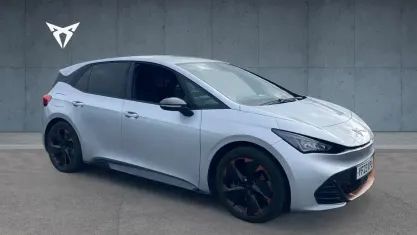Begagnad Cupra Born e-Boost 169 kW (230 HK) 2023 Silver Halvkombi