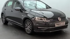 Used 2018 VW Golf VII SE Hatchback | £13,700 (Fair price)