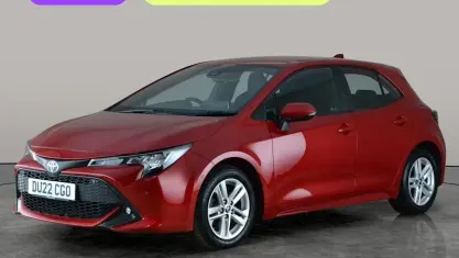 Begagnad Toyota Corolla 122 HK (89 kW) 2022 Röd Halvkombi