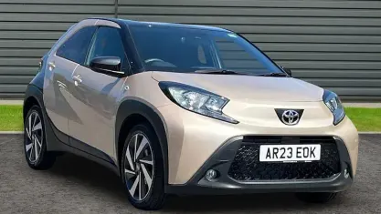 Used Toyota Aygo X 72 HP (52 kW) 2023 Beige SUV