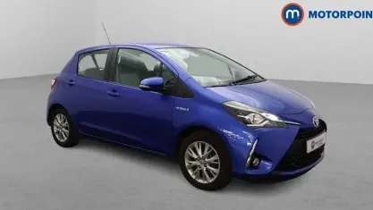Used Toyota Yaris Hybrid 101 HP (74 kW) 2019 Blue Hatchback