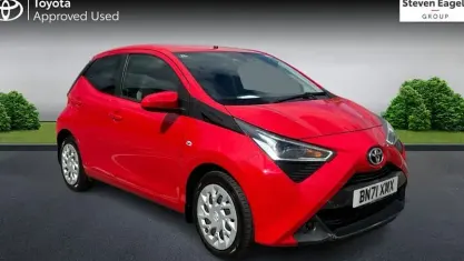 Used Toyota Aygo X-play 72 HP (52 kW) 2021 Hatchback