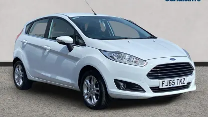 Usado Ford Fiesta Zetec 82 CV (60 kW) 2017 Blanco Utilitario