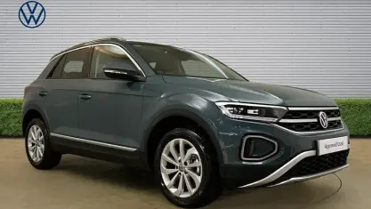 Used VW T-Roc Style 150 HP (110 kW) 2025 Blue SUV