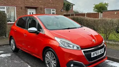 Used Peugeot 208 Allure 110 HP (80 kW) 2018 Hatchback