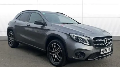 Usado Mercedes GLA180 Urban 122 HP (89 kW) 2020 SUV