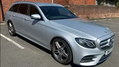 Begagnad Mercedes E220 AMG line 194 HK (142 kW) 2019 Silver Kombi