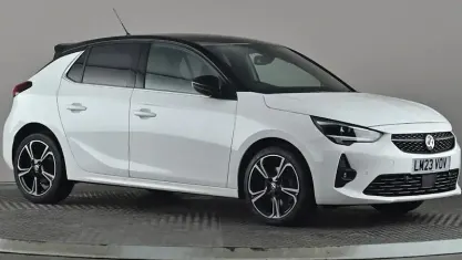 Używany Vauxhall Corsa Ultimate 131 KM (96 kW) 2023 Biały Hatchback