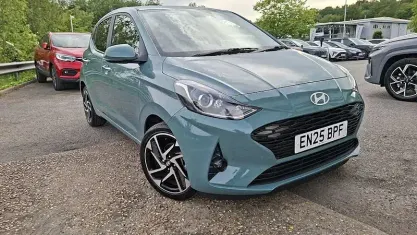 Used Hyundai i10 Premium 79 HP (58 kW) 2025 Green Hatchback
