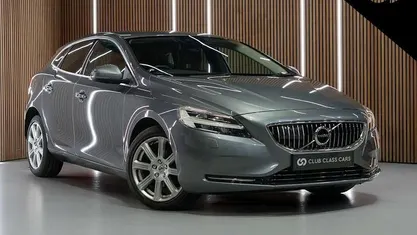 Used Volvo V40 Inscription 120 HP (88 kW) 2019 Estate