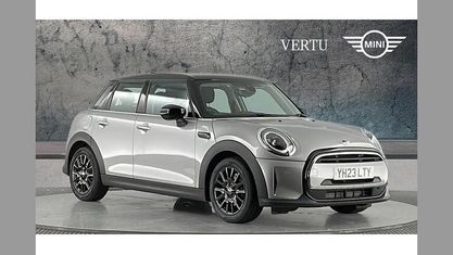 Używany Mini Cooper Classic 136 KM (100 kW) 2022 Srebrny Hatchback