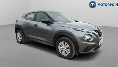 Usado Nissan Juke Visia 114 HP (83 kW) 2023 Cinzento SUV