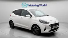 White Used 2022 Hyundai i10 Premium Hatchback | £13,600 (Fair price)