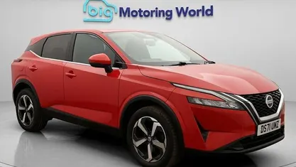 Begagnad Nissan Qashqai N-Connecta 140 HK (102 kW) 2022 Röd SUV