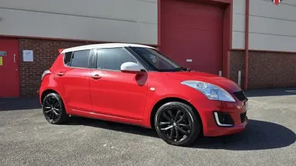 Usado Suzuki Swift SZ-L 94 HP (69 kW) 2016 Vermelho Citadino