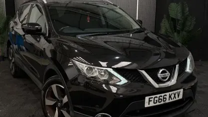 Used Nissan Qashqai N-Connecta 163 HP (119 kW) 2016 Black SUV