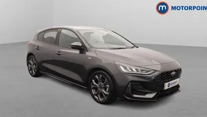 Begagnad Ford Focus ST-Line 125 HK (91 kW) 2023 Halvkombi